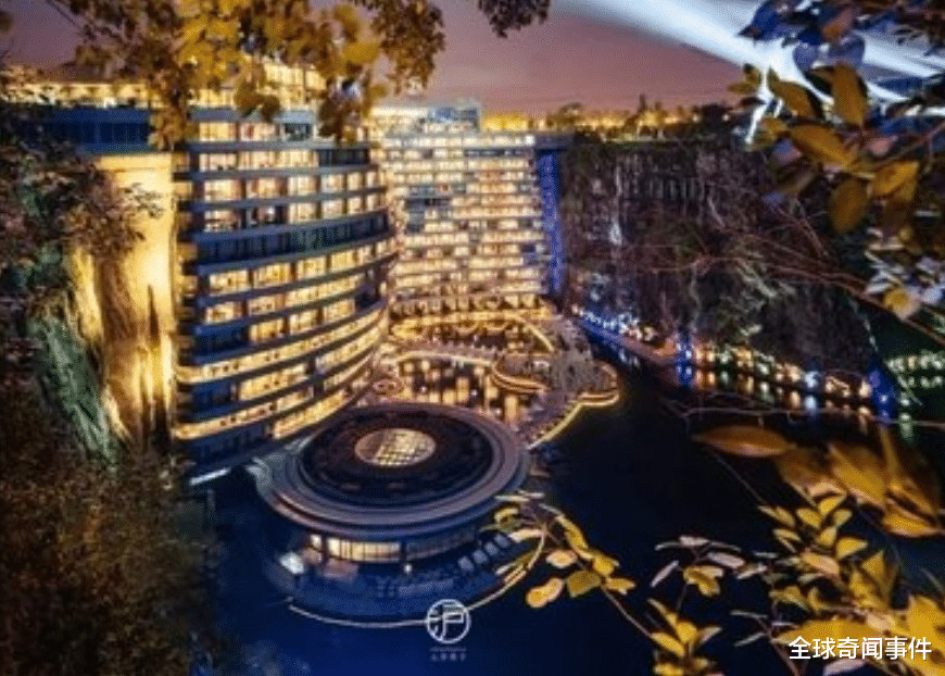 【大酒店】耗费100亿修建在深坑里的大酒店,现在生意怎么样了?有人住吗?