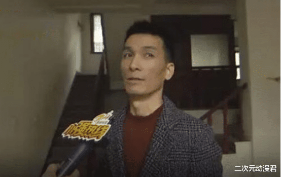 高价买的别墅却无法入住，原房东父母在门口搭建帐篷，扬言给50万才走