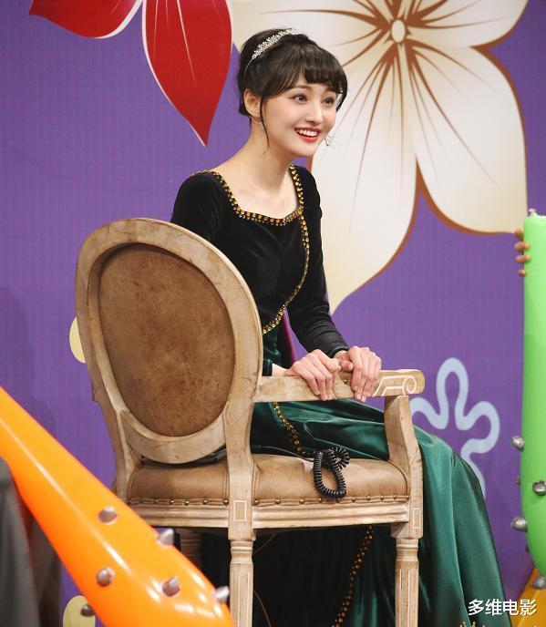 「郑爽」郑爽颜值下滑，节目组该不该背锅？看看隔壁《王牌》的妆就知道了