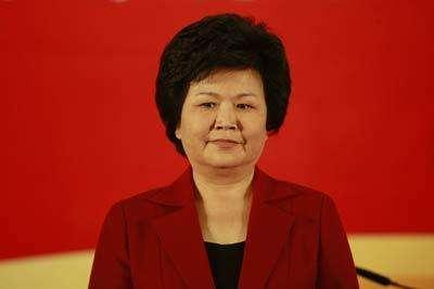 「邢质斌」主持28年零失误，获央视最高荣誉的邢质斌，退休后 “晚节不保”