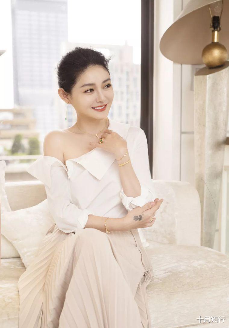 阿黛尔|大S身材消瘦上热搜，不禁感叹：明星减个肥怎么那么容易？