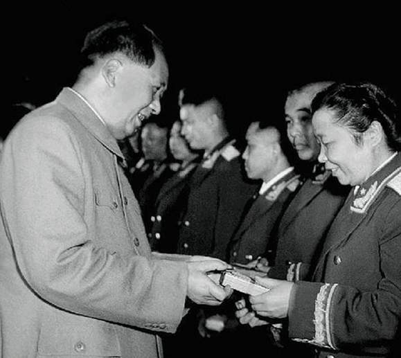 许世友|1955授衔,许世友碰钉子,林总为刘亚楼出头,最落寞“中国巴顿”