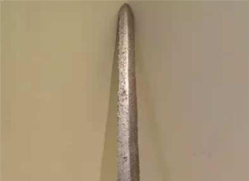 鲁智深|陕西出土巨型长矛，5名男子都抬不动，史学家：恐怕是这2人的兵器