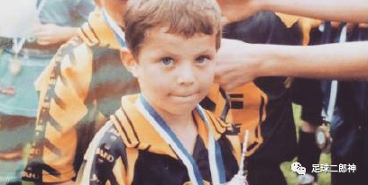 「德甲」20岁就价值1亿！又一超级天才被全欧追逐，是前国安主帅提拔了他