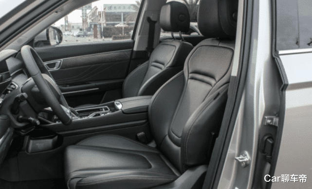 『中国一汽』一汽大型SUV全配2.0T，现14万多开回家，还配8AT自动，还不香？