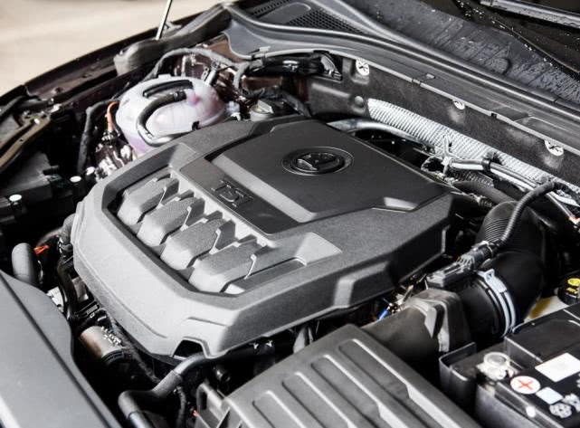 『本田雅阁』16.99万跌到13万,一年没白等,成最良心大众B级车,放弃雅阁就买它