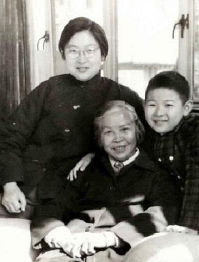 贺子珍|1979年，主席女儿李敏将贺子珍接到北京，完成母亲藏心中30年的愿望