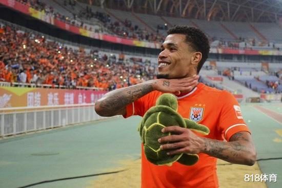 北京国安|替鲁能出气? 保利尼奥杀死国安做割喉动作, 还原同胞乌索当年庆祝