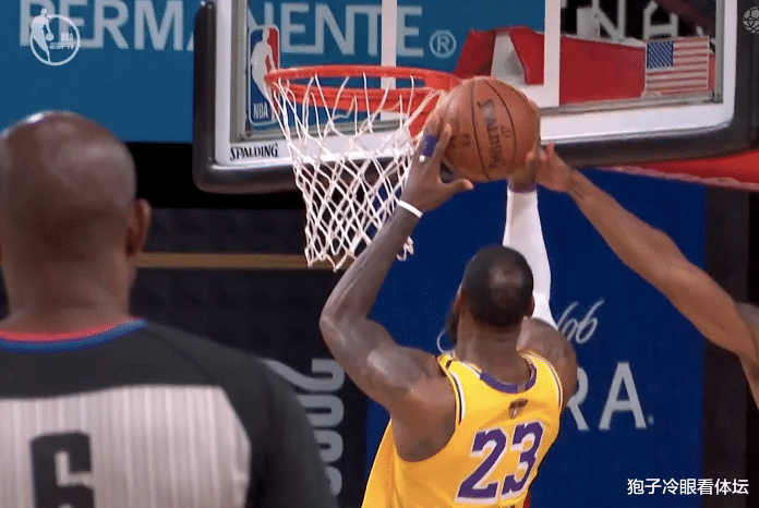 勒布朗·詹姆斯|诡异！还剩3秒詹姆斯坚决不攻 隆多暴怒砸球弹到8米高 老詹咬紧牙套
