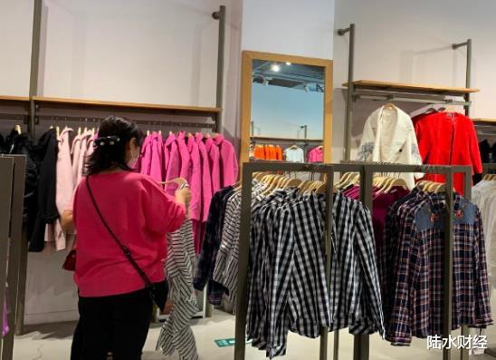 『市值』又一服装巨头“倒下”：市值曾高达1770亿，今连天猫店都清空