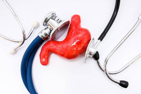 胃癌|胃癌早期不痛不痒？医生：身体出现“1臭1黑2痛”，趁早做胃镜