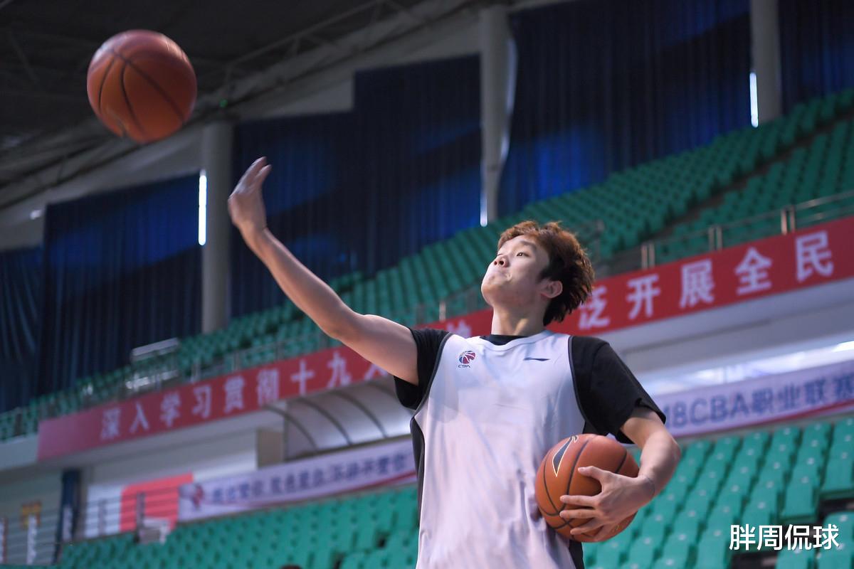 丁彦雨航|厉害！丁彦雨航双脚起跳30cm高强度投篮，CBA重回丁神时代