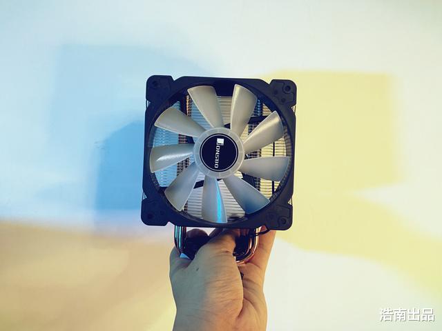 翻新机|3000元装一台让朋友羡慕的电脑，炫酷外观下，也能很实用！