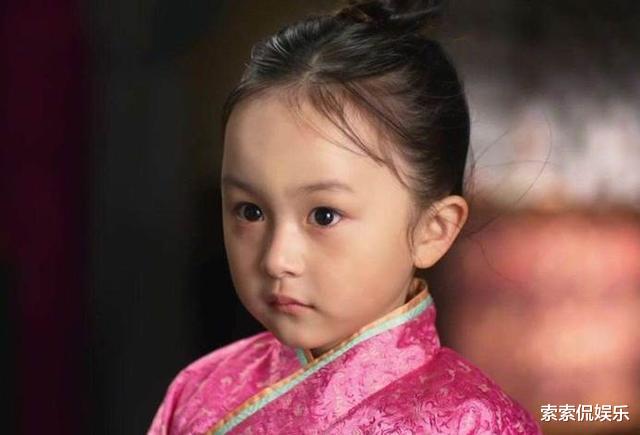 刘楚恬|2岁被导演相中年入百万，却因长相出众被严禁整容，现11岁成这般