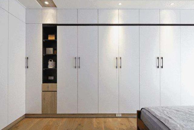 「」衣柜后不装踢脚线？这个问题搞不清楚，入住不到1年麻烦全来找