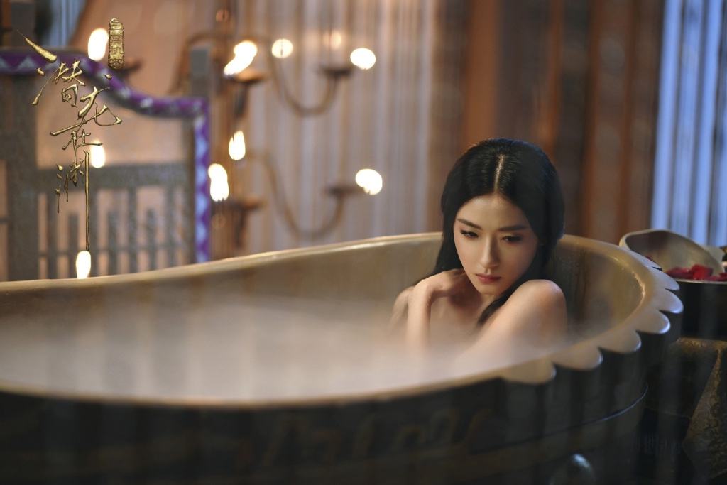 |实力派的她“演啥啥扑街”,只好拍广告赚钱,网友:喝凉水都得塞牙!
