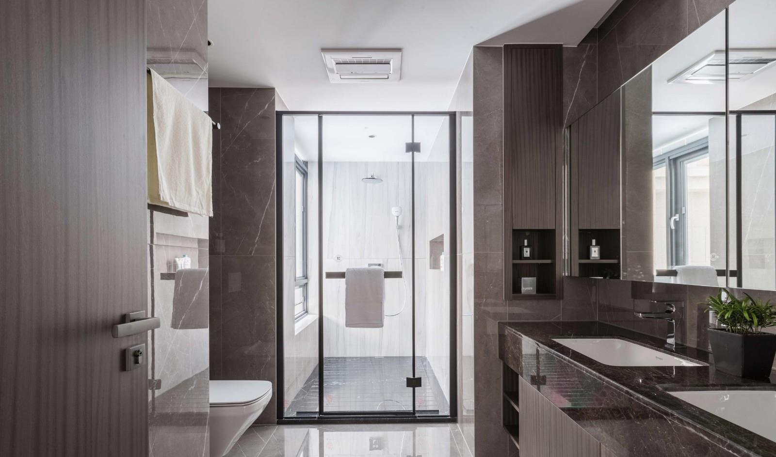 设计师▲这才是我的理想之家，220㎡大平层设计，进门就被客厅吸引了