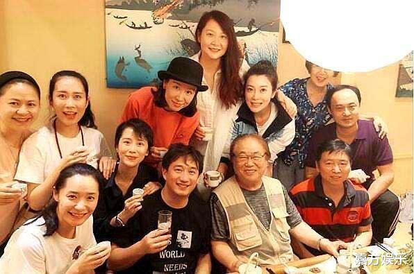 黄磊■凭啥黄磊每个时期都能火成一线？顶级的为人，顶级的朋友圈