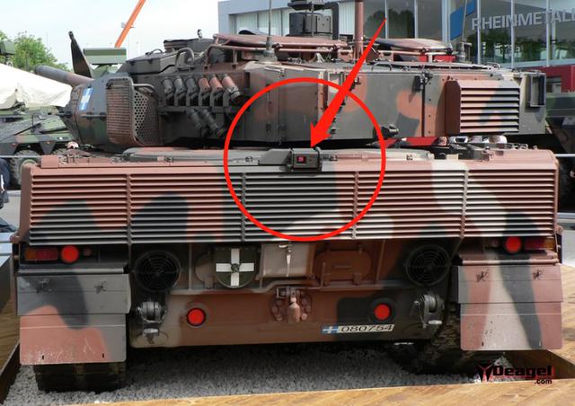 ##外形彪悍的坦克是如何驾驶的？原来如此简单，和开车差不多