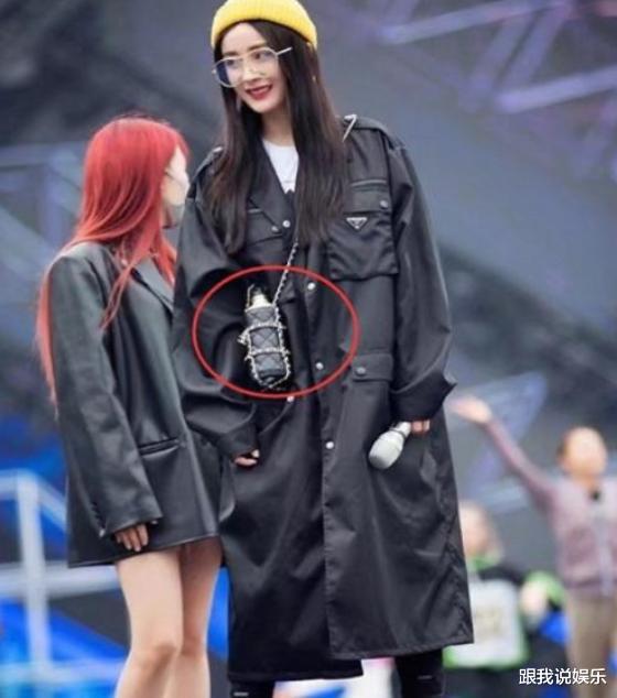 『杨幂』34岁杨幂扮嫩翻车!穿旗袍扎双马尾,肌肤松弛法令纹明显