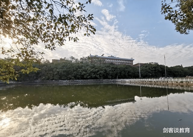 中南大学|639分,录取中南大学却放弃报到,要复读冲击清华大学,靠谱么?