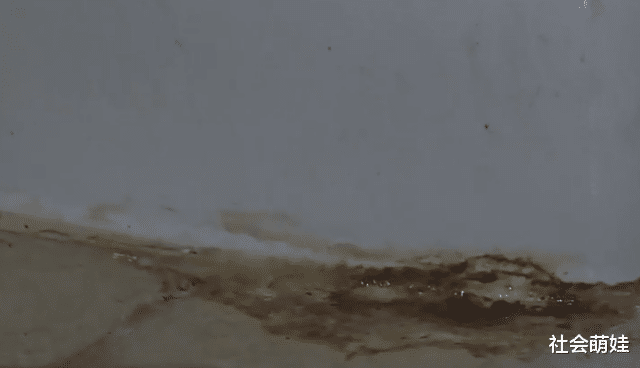 房子没住棚顶就往下掉！业主怒提130万索赔，开发商：给你30万