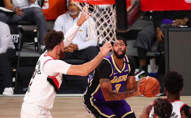 湖人队|魔鬼西部,四场2-1神同步!NBA或现神剧本:东部三队提前6天打完首轮