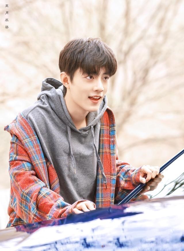 |时隔1个月，肖战又发来语音了，15秒道尽所有