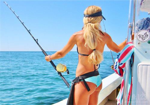 |钓鱼时如何区分是挂底还是大鱼打桩。