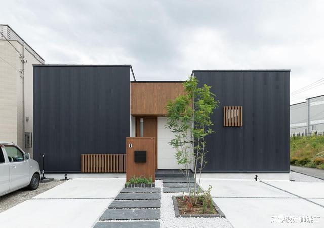 |在日本有独栋住宅,真不容易!他家电视墙一分为3,打上整排矮柜