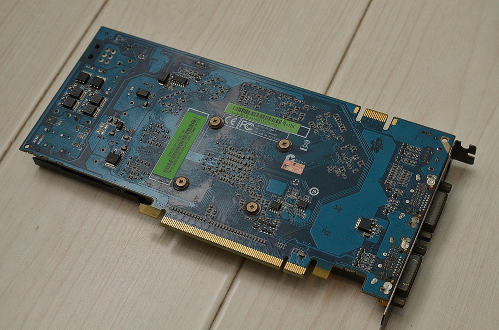 显卡|旧显卡半小时秒变新显卡，一条龙翻新，原来是这样弄的