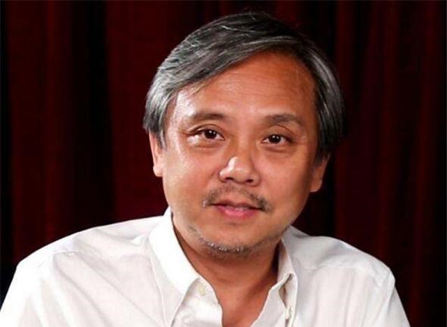 成龙|1995年,成龙花2亿拍了一部电影,却斩断了袁咏仪的巨星之路