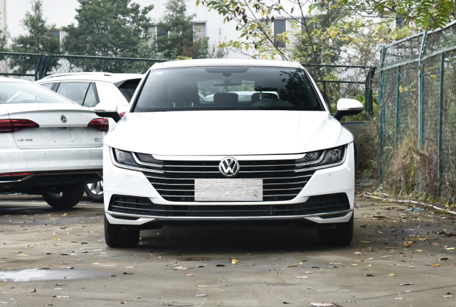 大众CC|开它比雅阁拉风，标配无框门+2.0T，为销量跌至19.68万