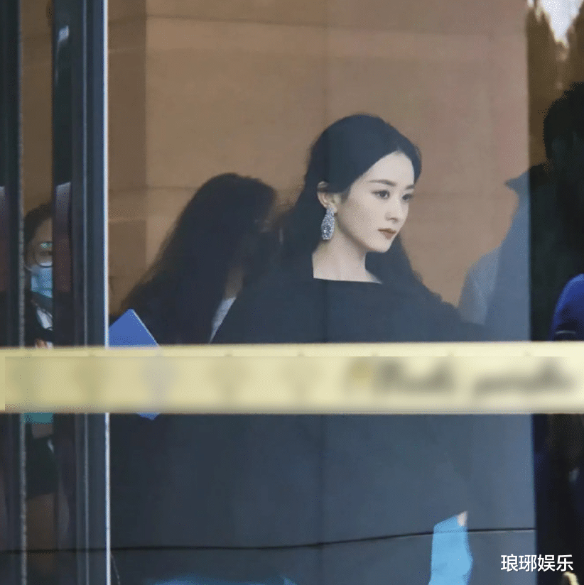 赵丽颖|33岁赵丽颖身材引发热议，失去了八级修图，这身材是认真的吗？