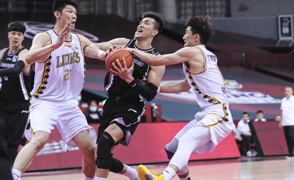 辽宁男篮■大韩发火的原因找到了!艾伦一语点破辽篮最大问题,助教难辞其咎