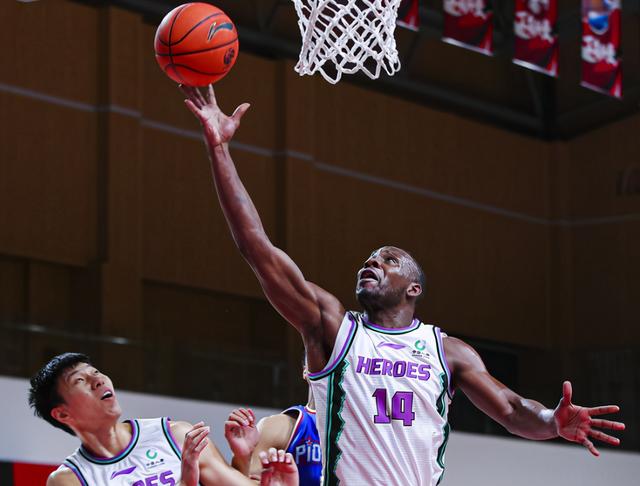 山东男篮|哈德森首秀17分钟22+6 山东一边倒吊打天津豪取6连胜