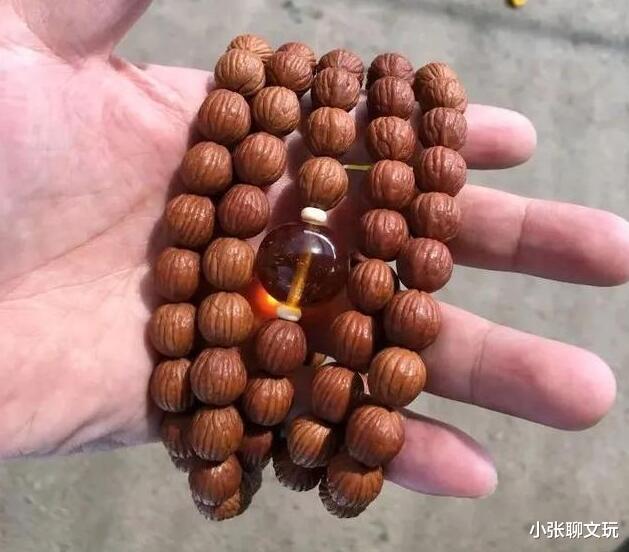 []夏天文玩圈最火的八种小串，好盘易变色，戴到秋天就是人人羡慕的精品