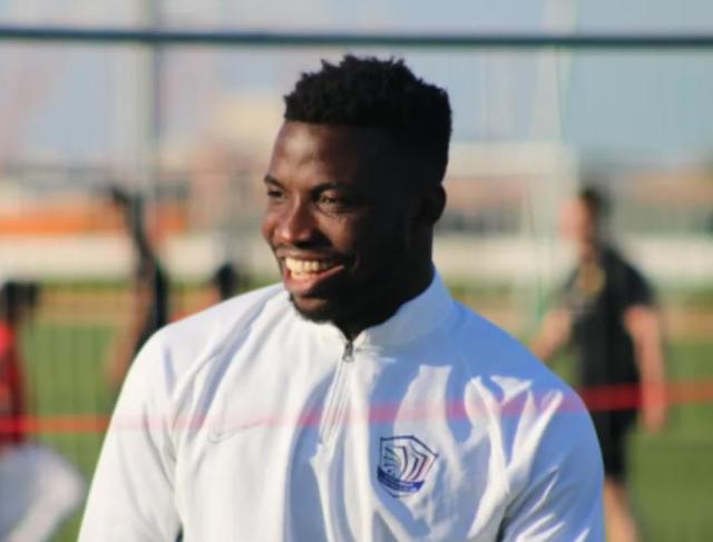 奥斯卡@国足下一个艾克森！37球金靴近日1句话令人动容，赶紧归化他