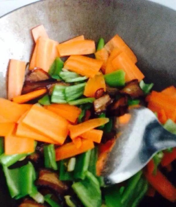 【心跳】“天然护肝王”终被发现，2元一斤能炒一大盘，家家户户吃得起！