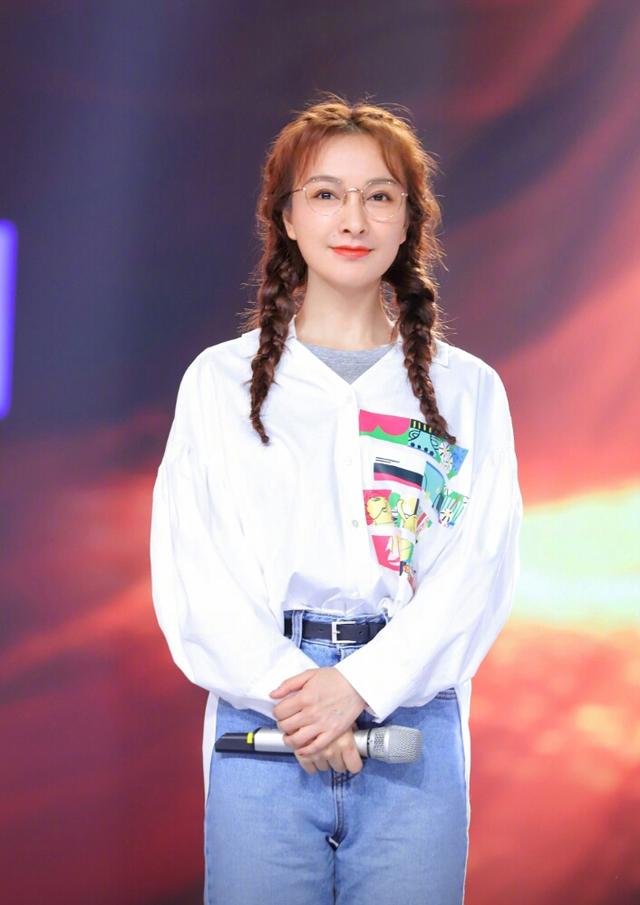 「穿衣搭配」吴昕的衣品竟然这么好，每一件都恰到好处，出镜状态超级好