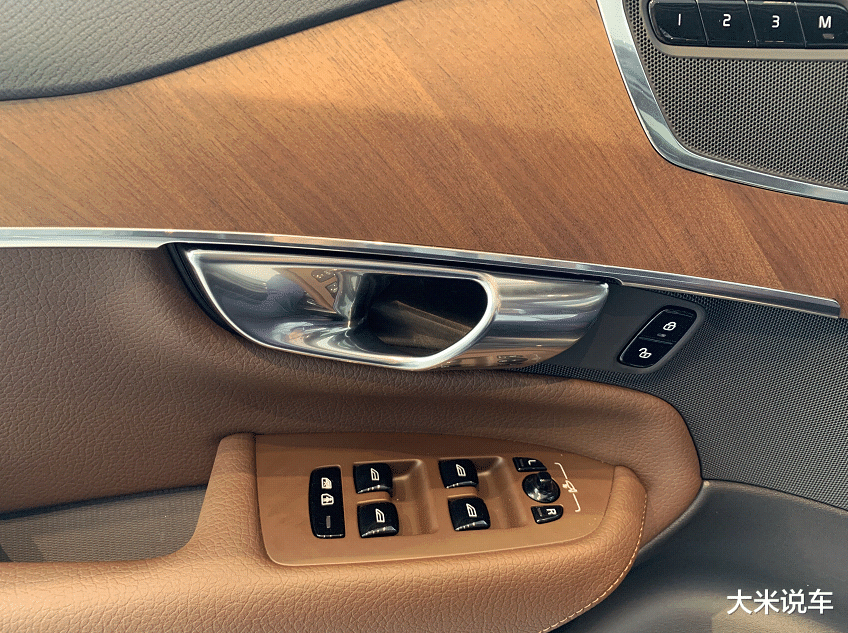 沃尔沃XC90|实拍：为“活下去”，上市不足2个月的XC90，价格跌了13万