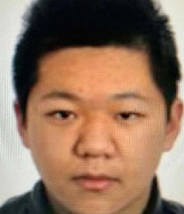 『学霸』男扮女装的学霸季某某，跟前一阵的许某某，有何不同？