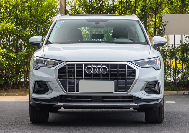 轿车■25万落地，能买到哪些豪华品牌的车型？