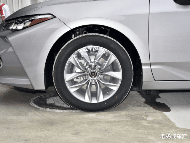 亚洲龙|别总盯本田雅阁!丰田新车长近5米,油耗4.3L+国六,比凯美瑞高级