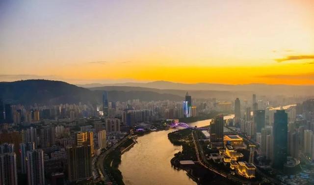 『苏州』推荐上大学的10大热门城市，学习这些专业更吃香