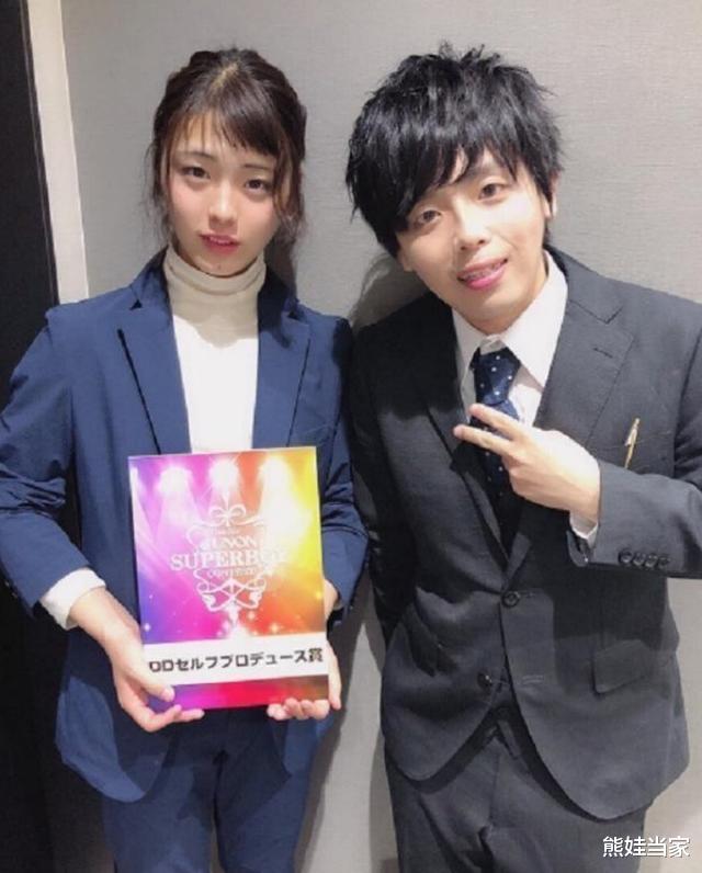 女装@16岁高中生沉迷“男扮女装”，因高颜值而走红，连女生也自愧不如