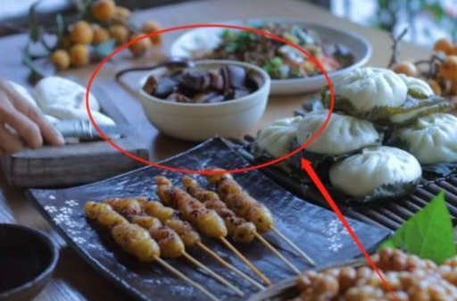 红烧肉|李子柒给奶奶做“红烧肉”，看清无滤镜的食物，网友：不敢下口！