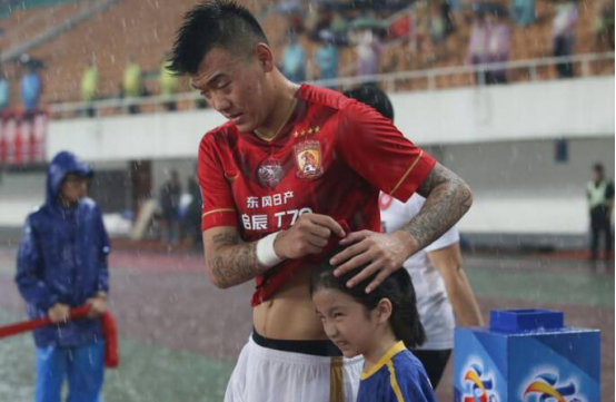 『张佳琪』前恒大王牌指挥官正式转会,曾在欧洲联赛留洋,多次进国足踢主力