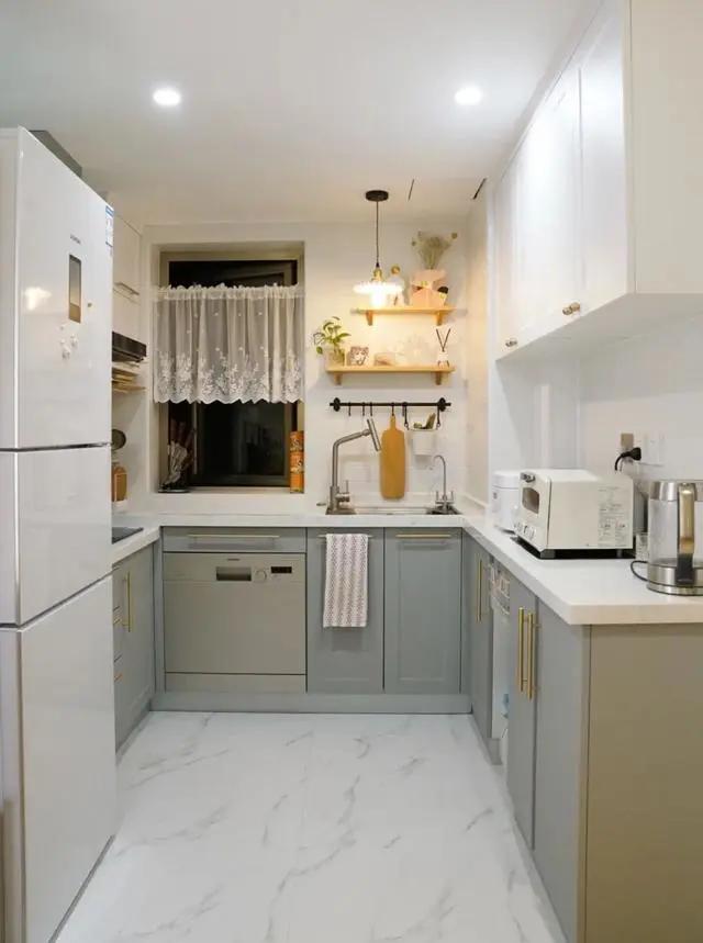 「」冰箱摆在厨房的参考