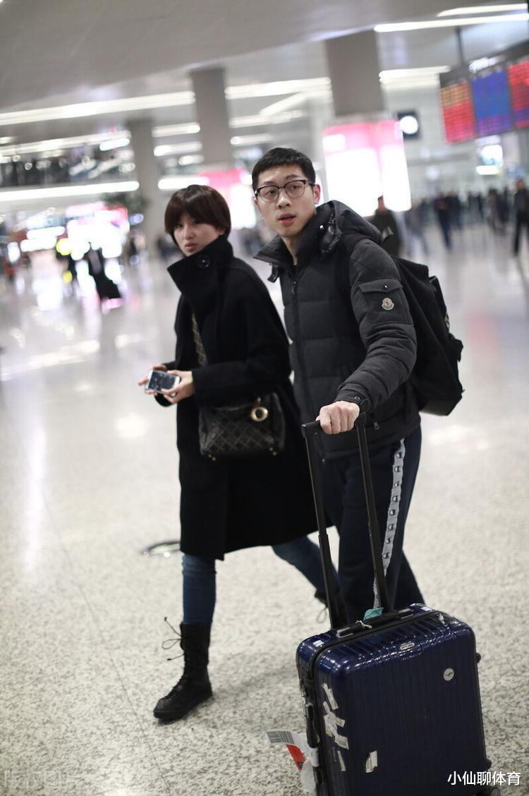 许昕|国乒世界冠军7年地下情，妻子亲自接机，甘愿退居幕后当贤妻良母